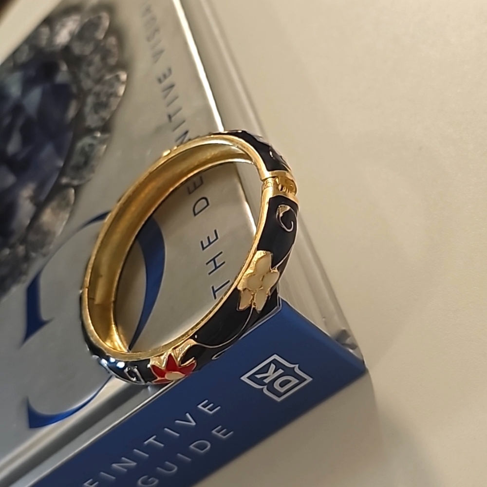 Vintage Gold Tone Enamel Flower Design Cuff Clamper Bracelet. - Picture 6 of 8